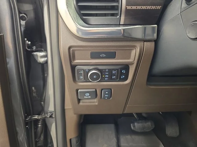 New 2026 Carbonized Gray Metallic Ford King Ranch® image 44