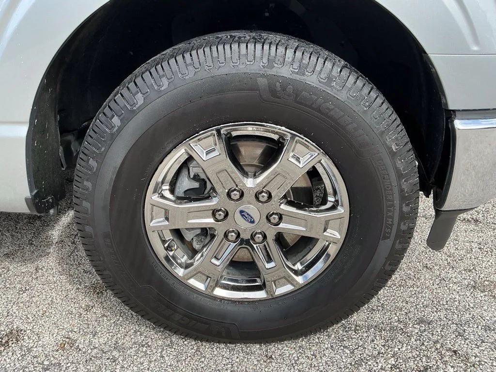 Used 2022 Silver Ford Lariat image 11