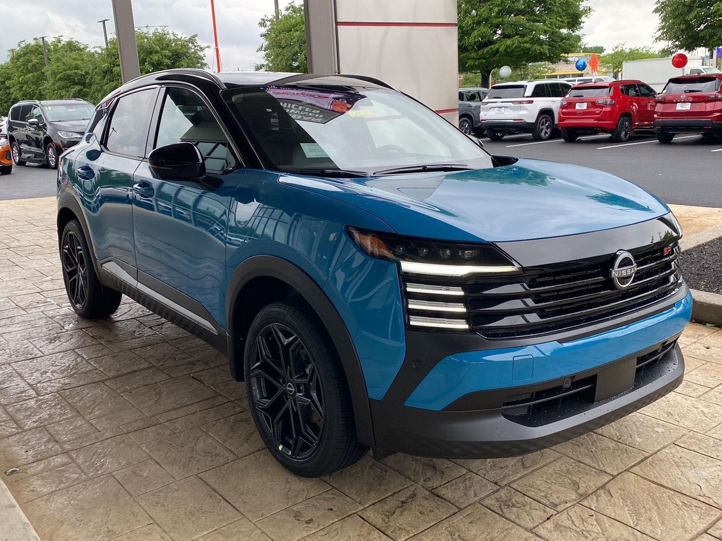 New 2026 Arctic Ice Blue Metallic / Super Black Two-tone Nissan SR image 3