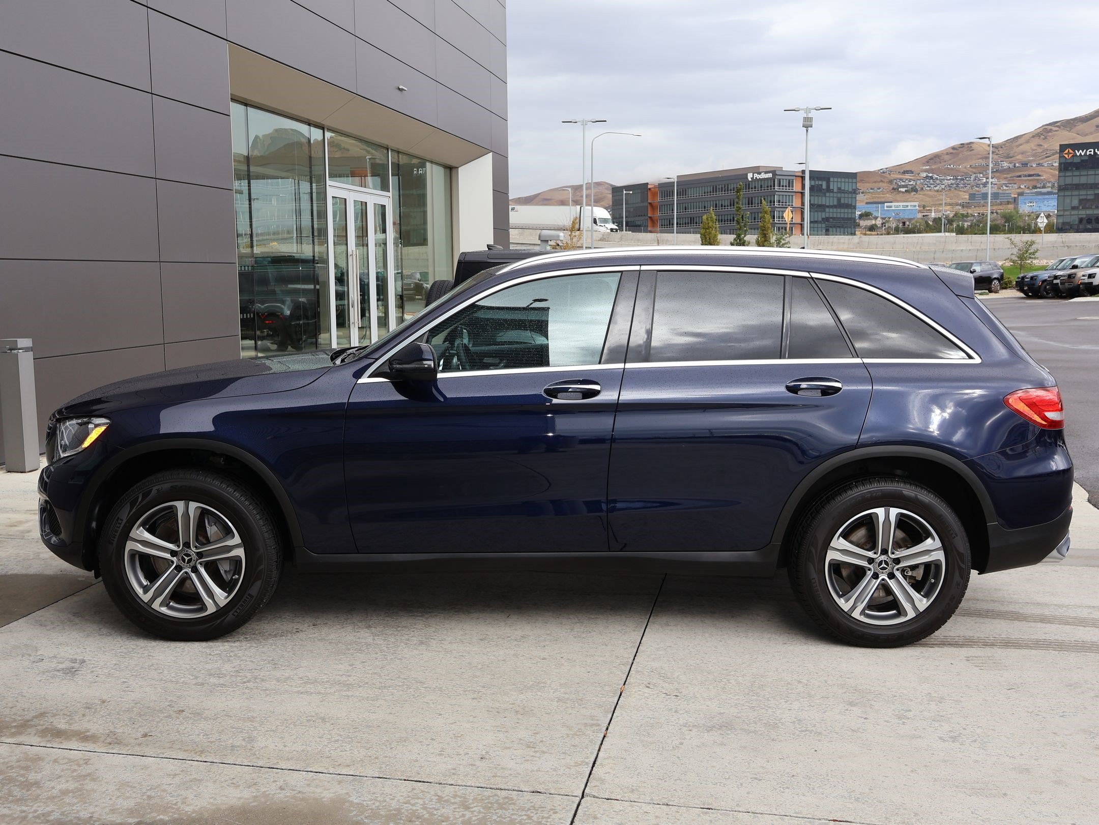 Used 2019 Blue Mercedes-Benz GLC 300 image 9