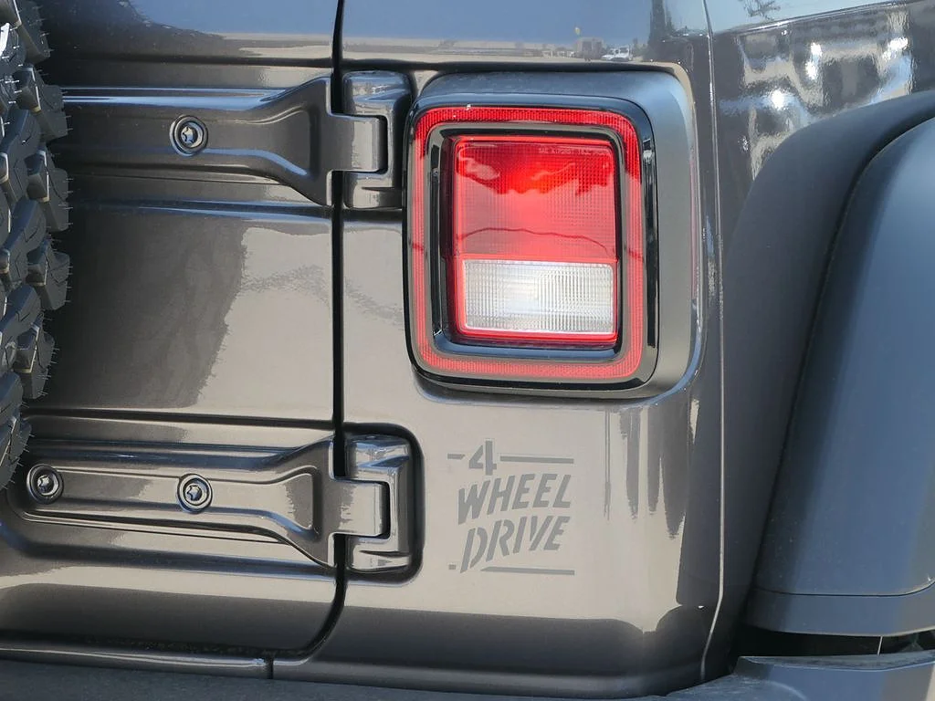 New 2026 Granite Crystal Metallic Clear Coat Jeep 4-Door Willys 4x4 image 3
