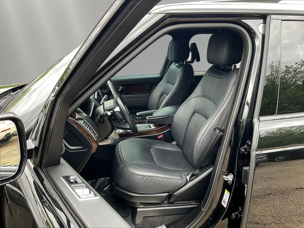 Used 2022 Santorini Black Metallic Land Rover Westminster image 21