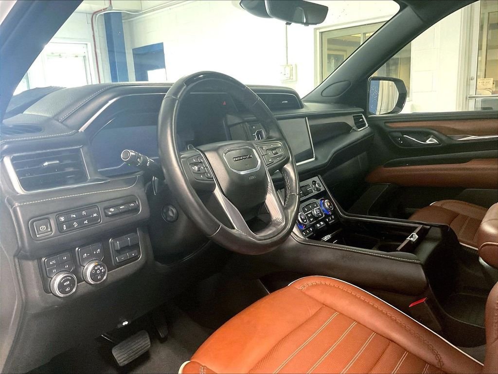 Used 2023 White GMC Denali Ultimate image 8