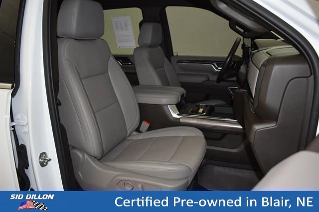 Used 2025 Summit White Chevrolet LTZ image 9