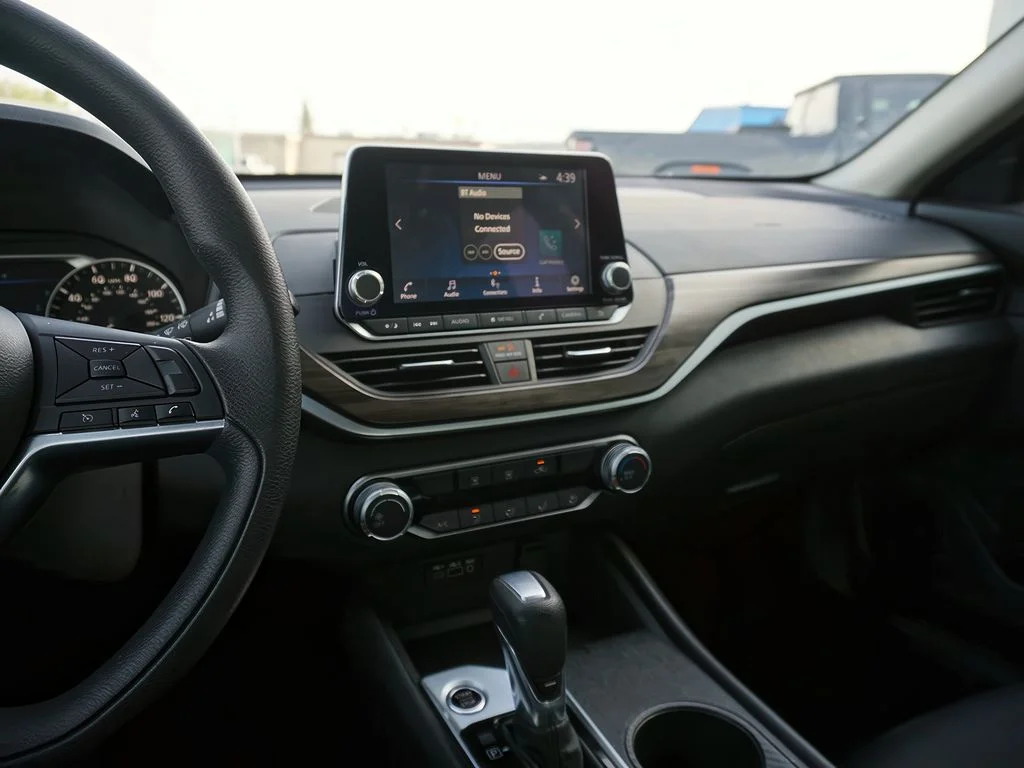 2025 Nissan Altima SV - Photo 28
