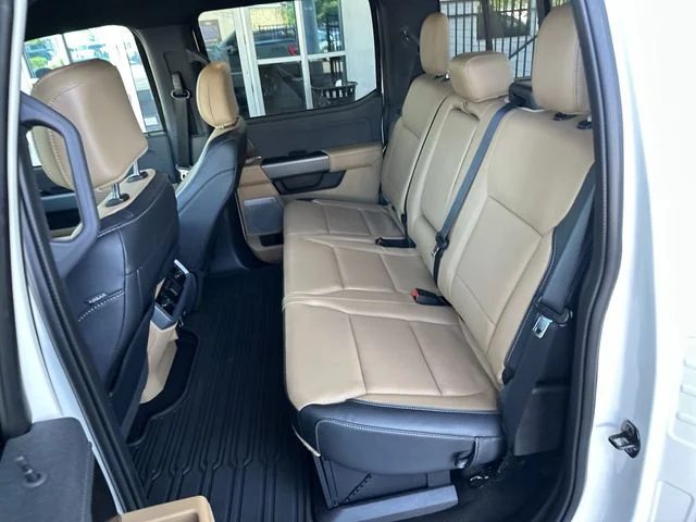 Used 2022 White Ford Lariat image 23