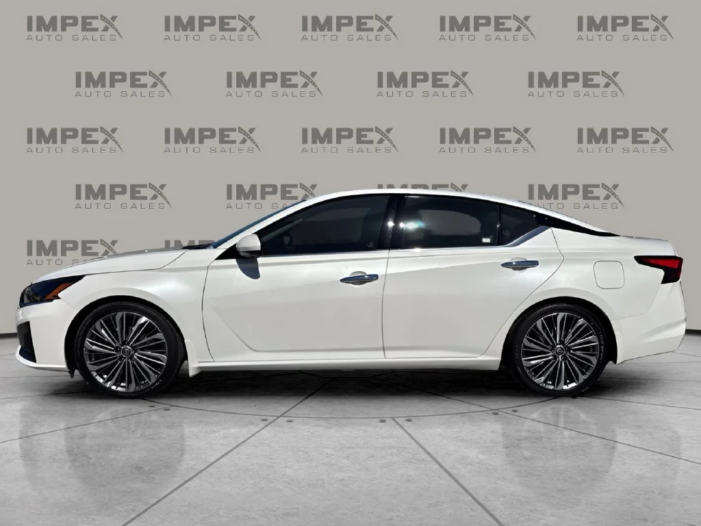Used 2024 White Nissan 2.5 SL image 2
