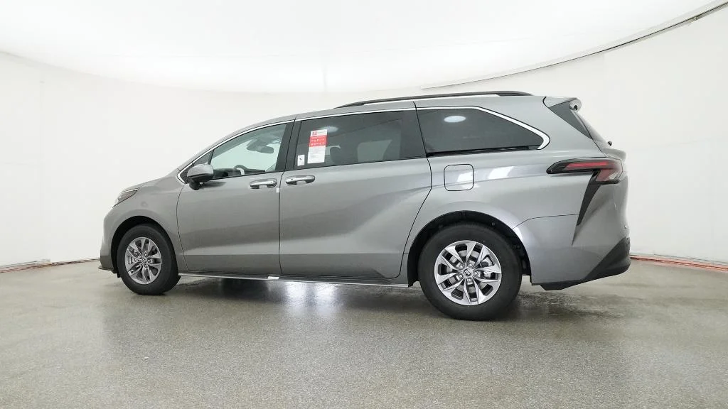 New 2026 Heavy Metal Toyota XLE image 17