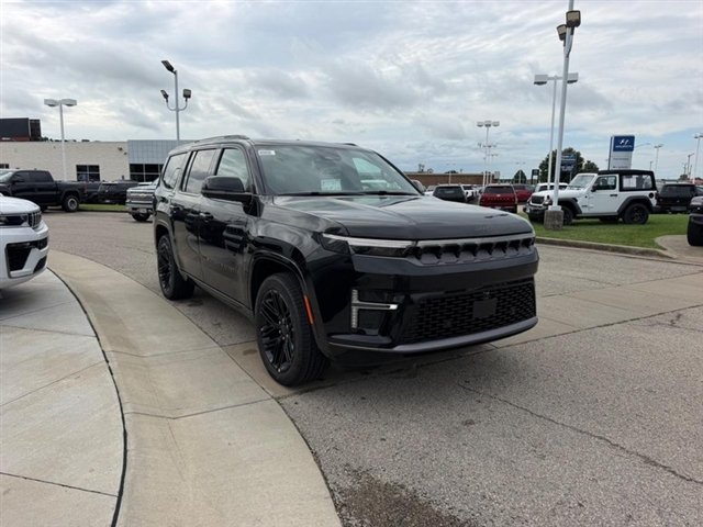 New 2026 High Gloss Black Exterior Paint Jeep Limited Reserve image 3