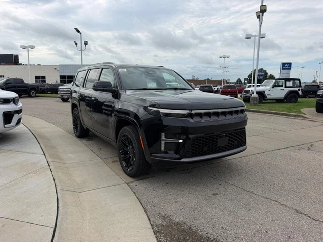 New 2026 High Gloss Black Exterior Paint Jeep Limited Reserve image 3