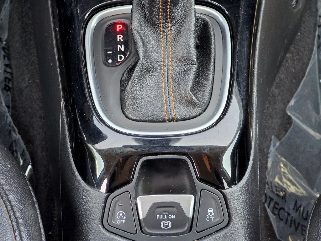 Certified Used 2020 Blue Jeep Limited image 37