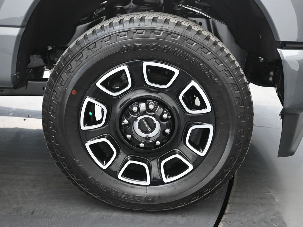 New 2026 Carbonized Gray Metallic Ford Platinum image 25