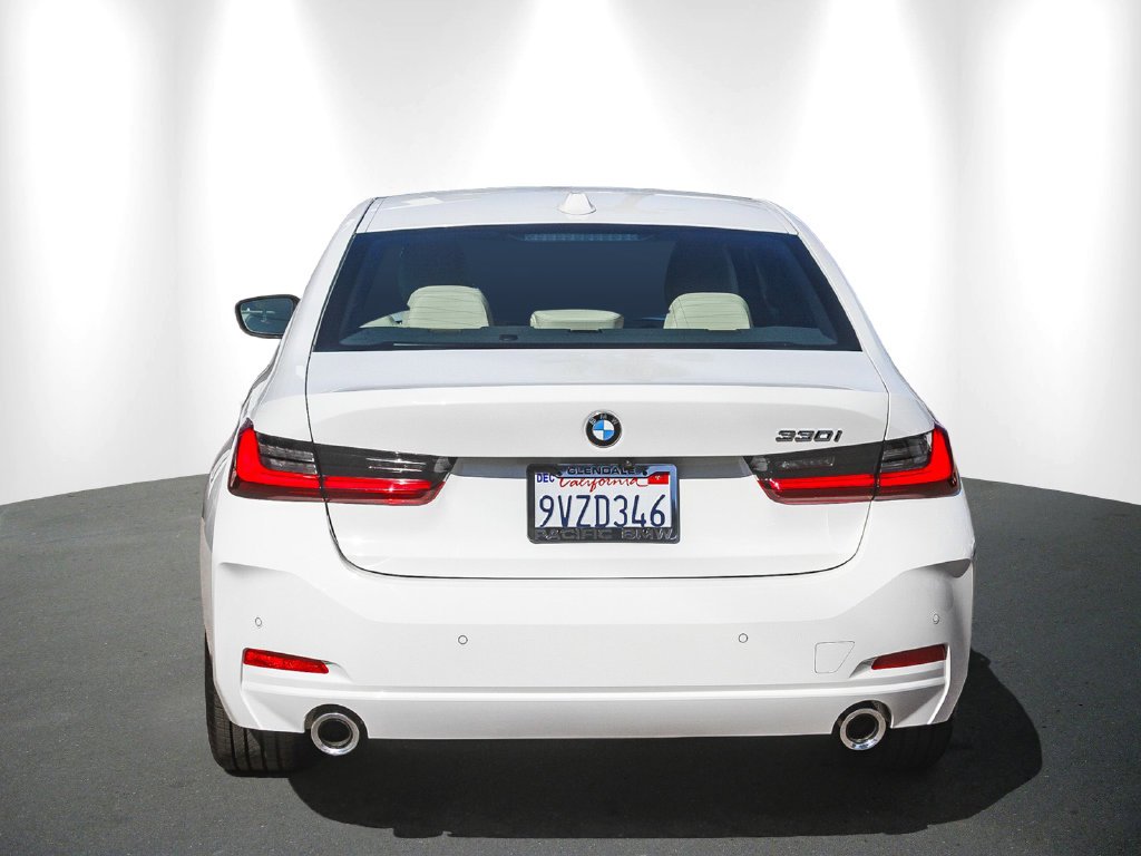 2026 BMW 3 Series photo 5