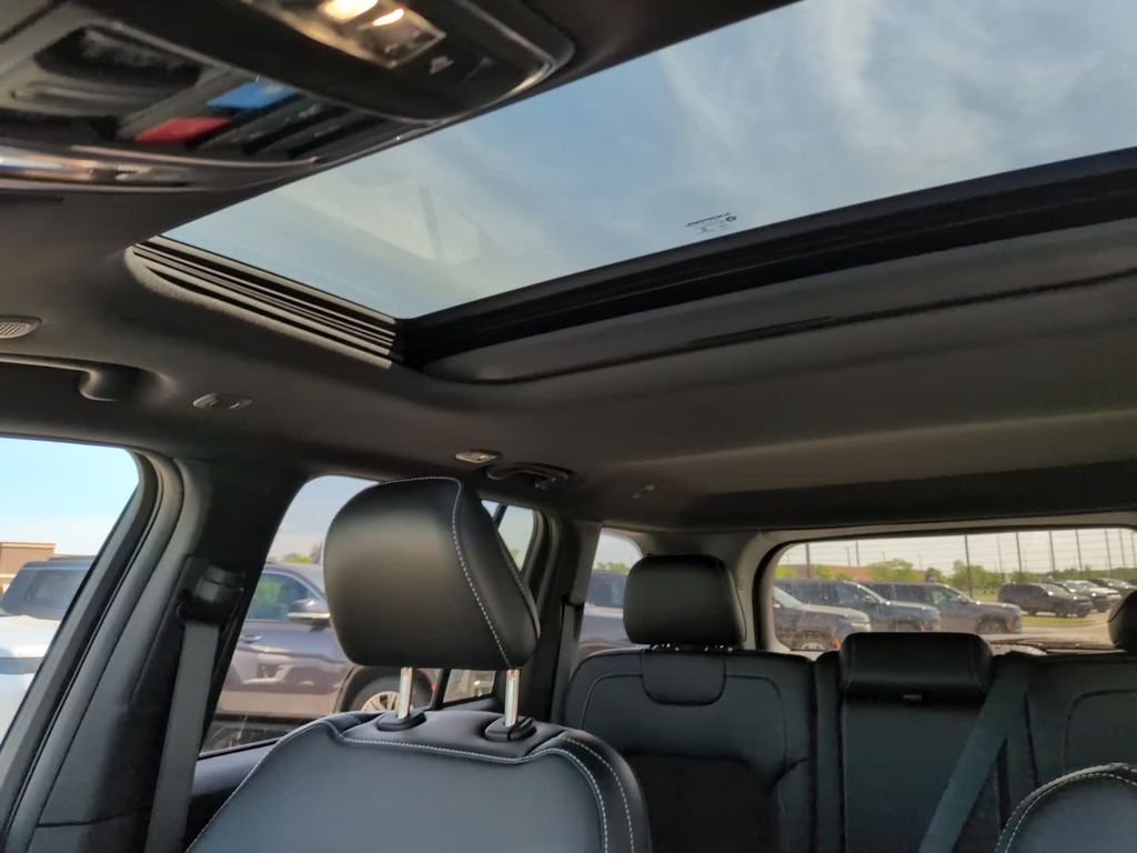 New 2026 White Jeep Altitude image 27