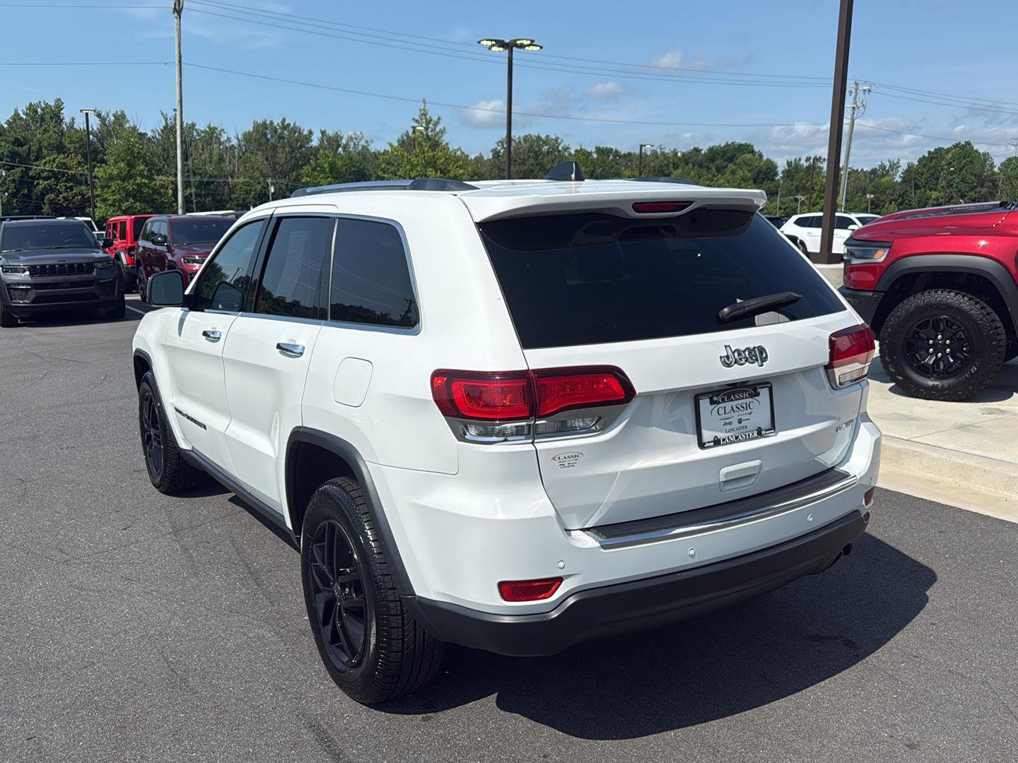 Used 2022 Bright White Clearcoat Jeep Limited image 5
