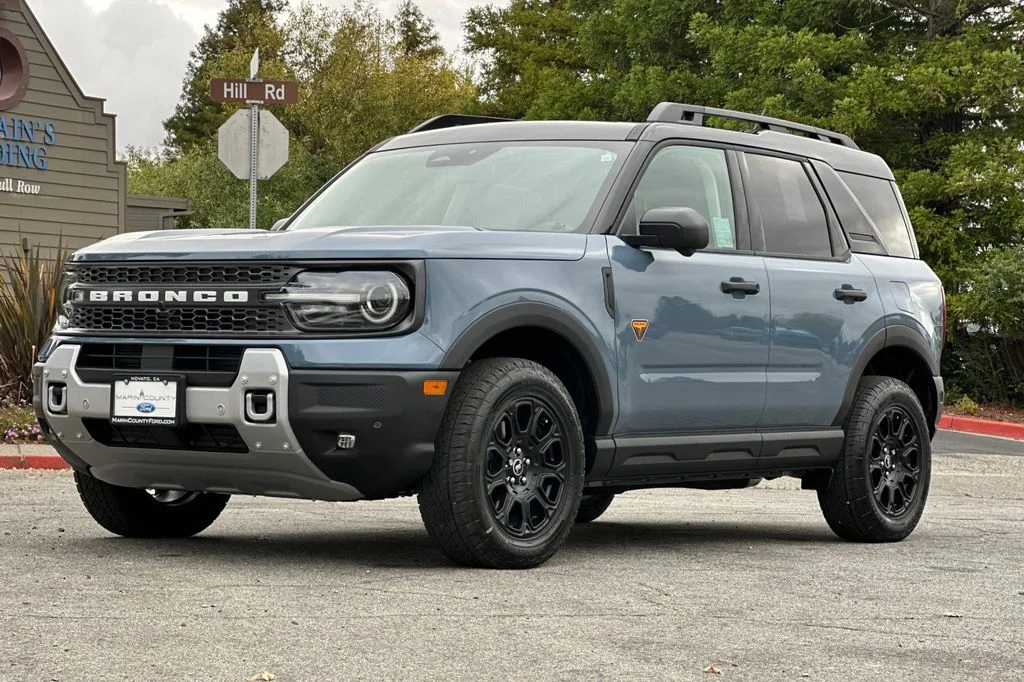 New 2026 Azure Gray Metallic Ford Badlands® image 8
