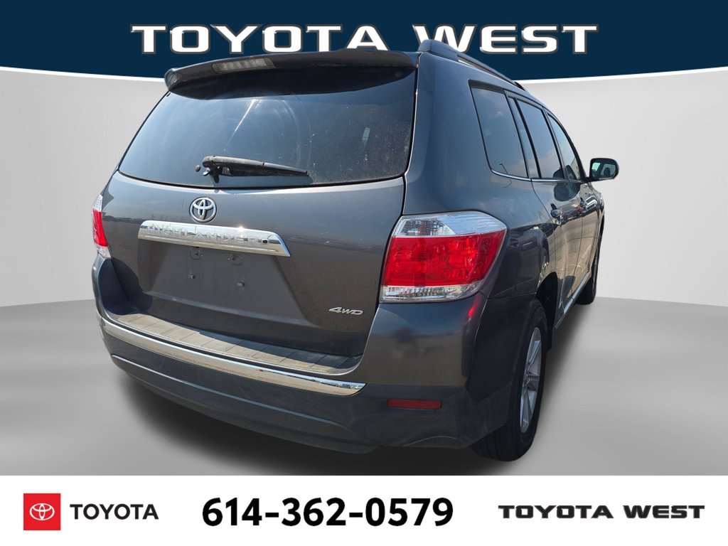 Used 2013 Gray Toyota SE image 8