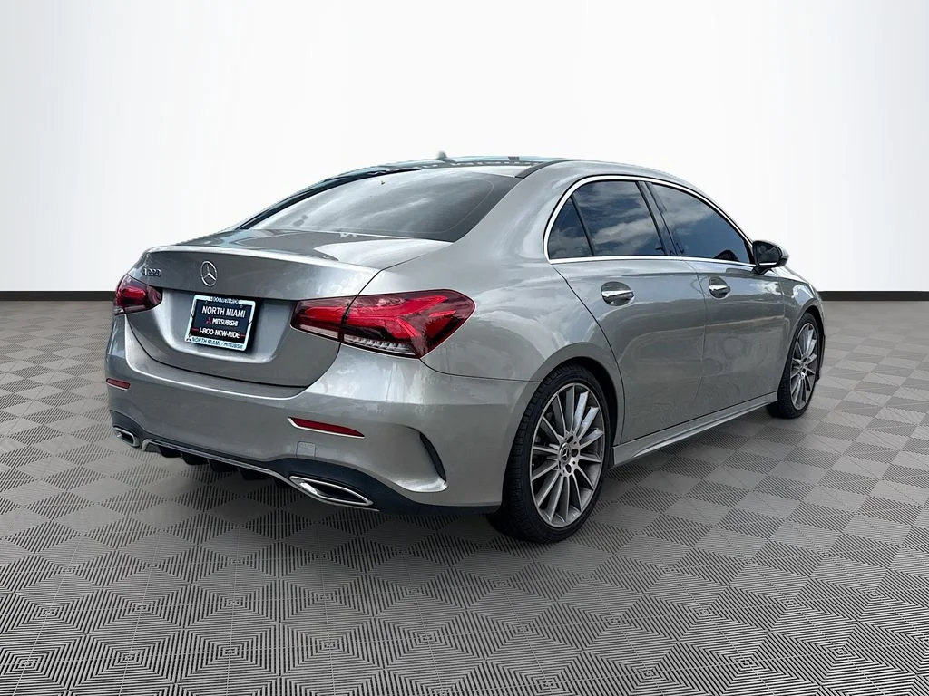 Used 2019 Gold Mercedes-Benz A 220 image 7
