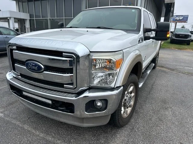 Used 2012 White Ford Lariat image 4