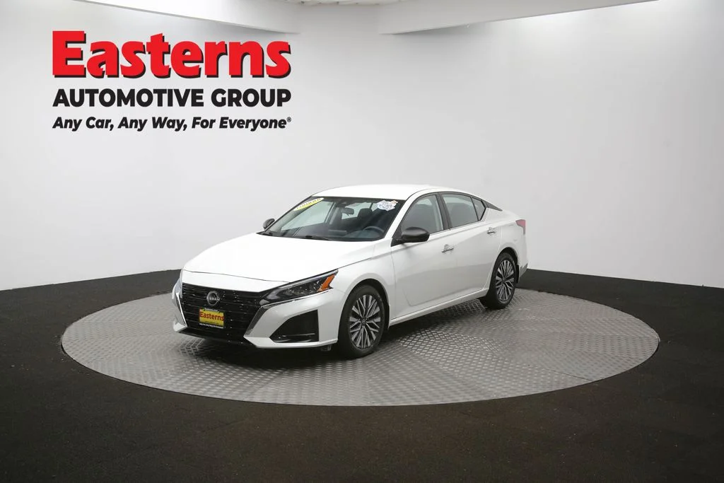 Used 2024 White Nissan 2.5 SV image 54