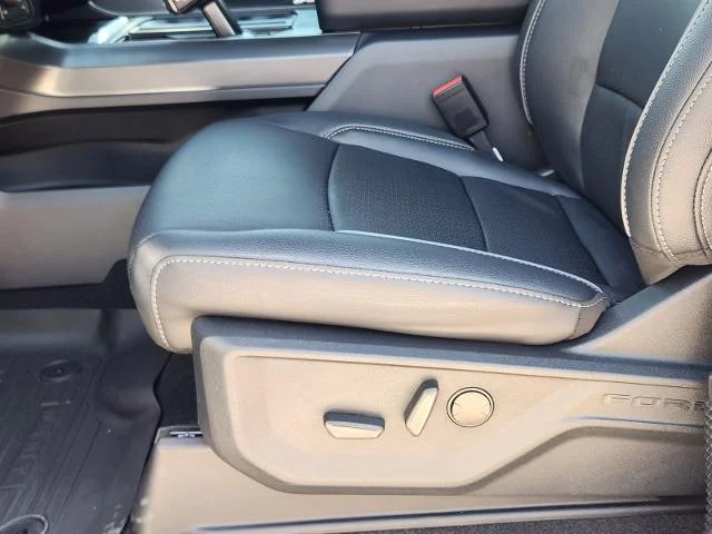 New 2026 Oxford White Ford Lariat® image 40