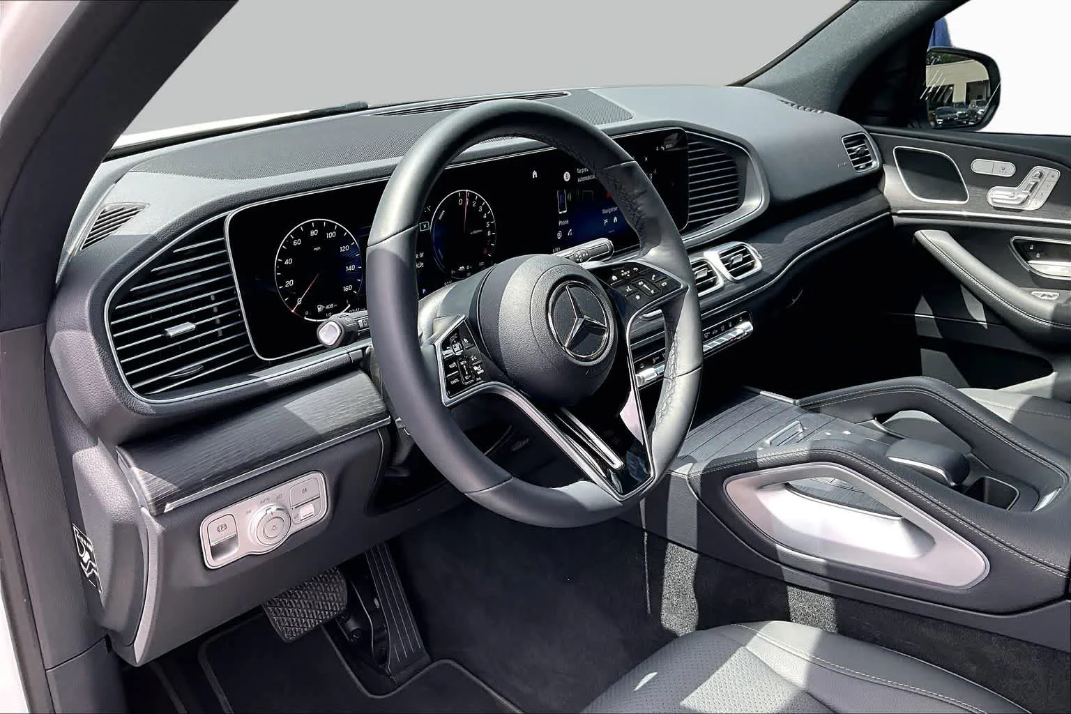 Used 2025 Polar White Mercedes-Benz GLE 450e image 33