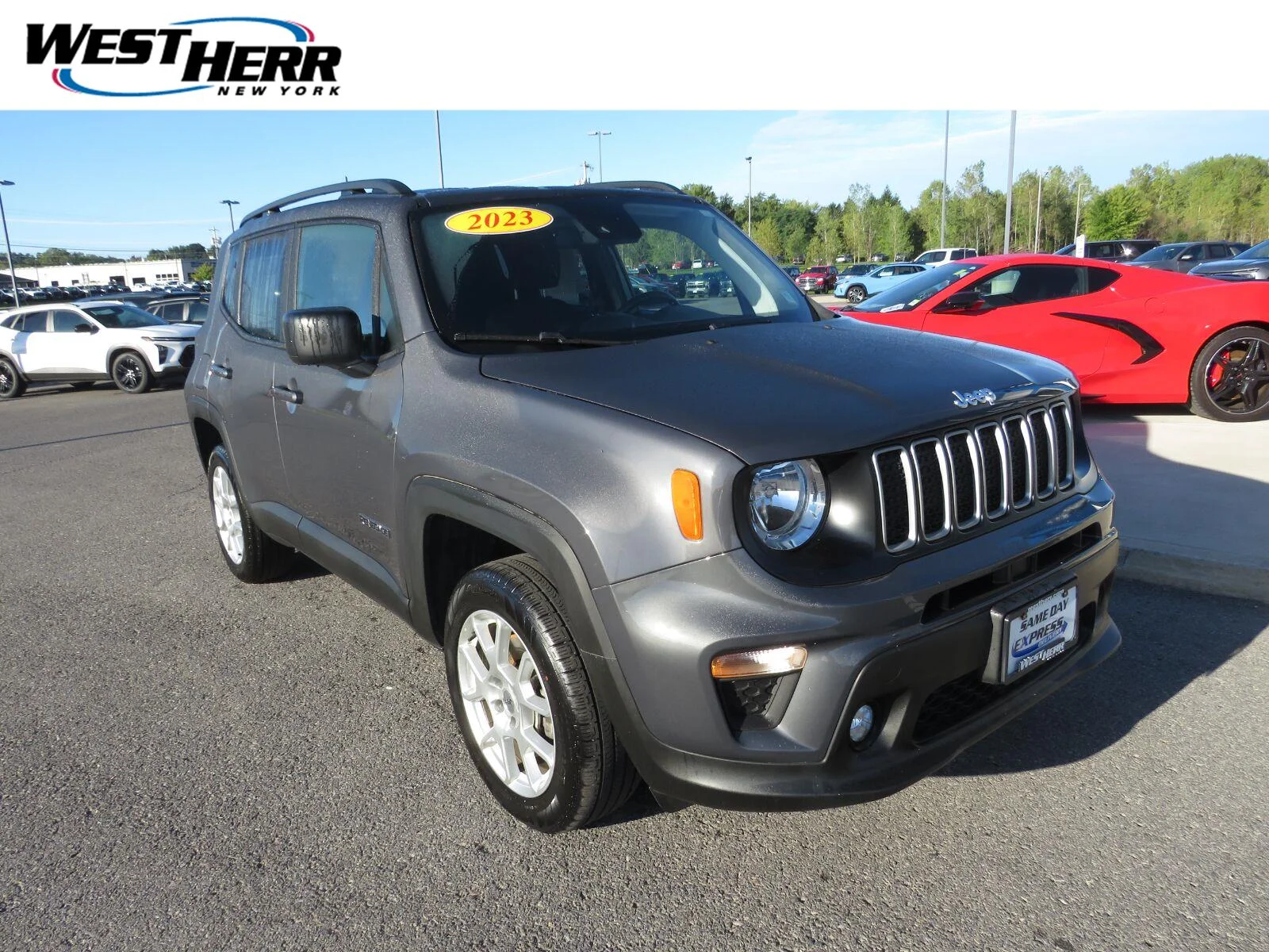 Used 2023 Graphite Gray Jeep Latitude image 1