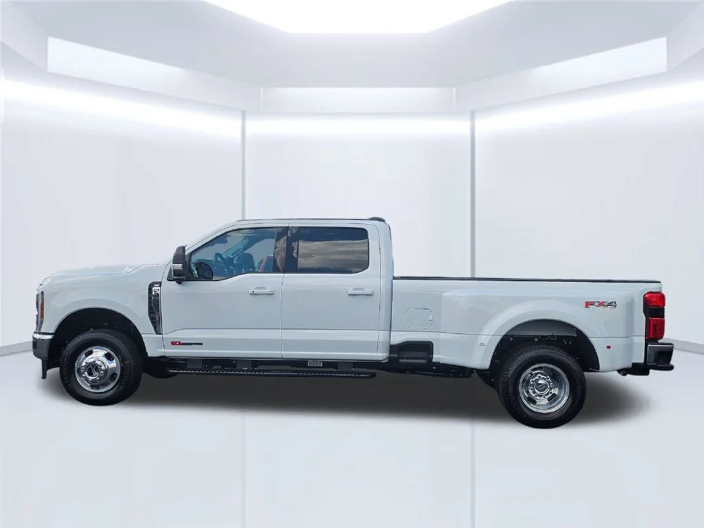 New 2027 White Ford XLT image 18