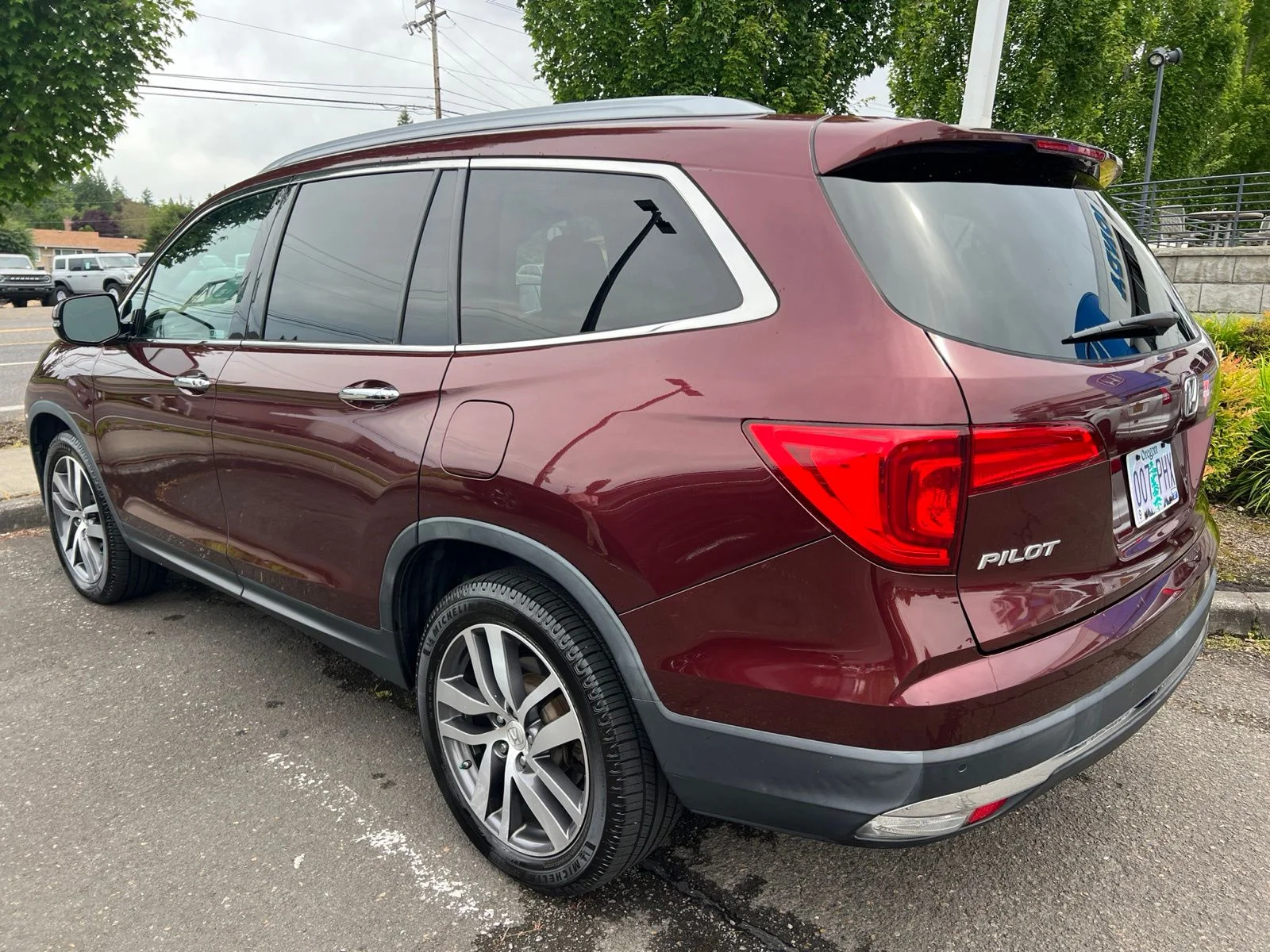 Used 2018 Deep Scarlet Pearl Honda Touring image 6