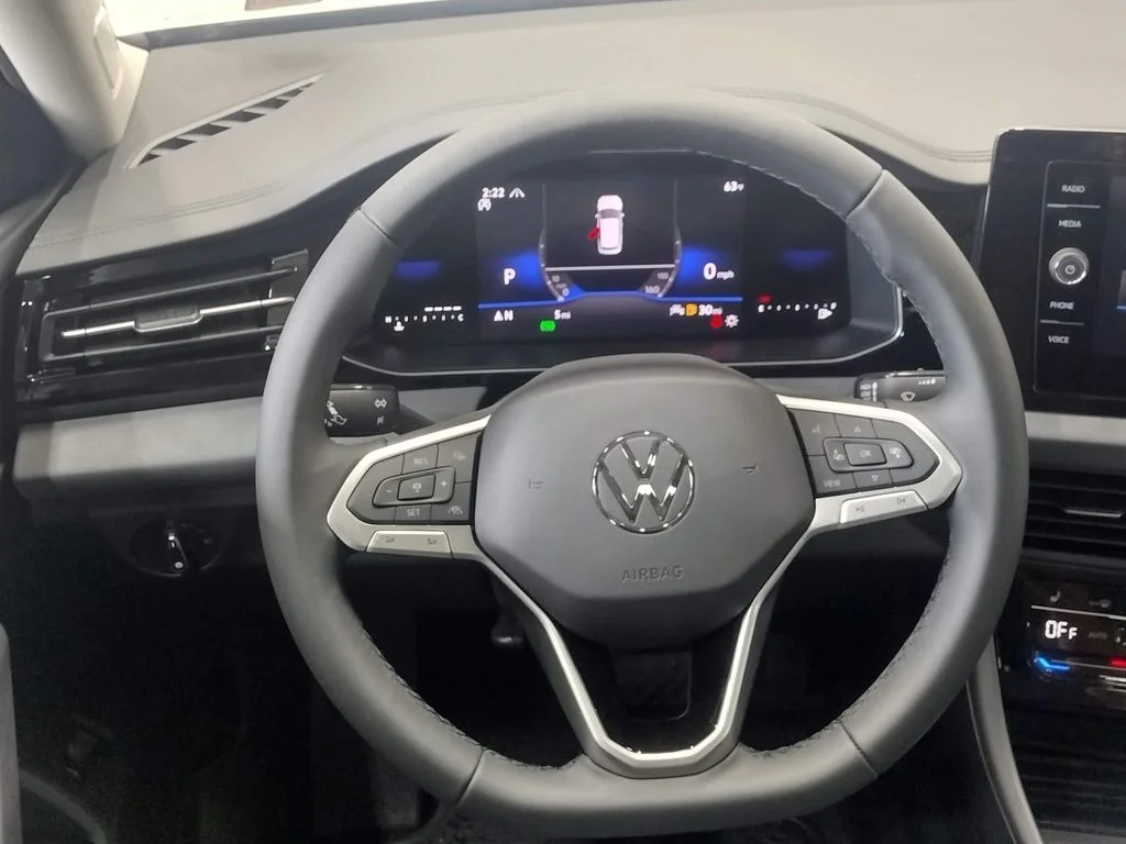 New 2026 Silver Volkswagen 1.5T SE image 31