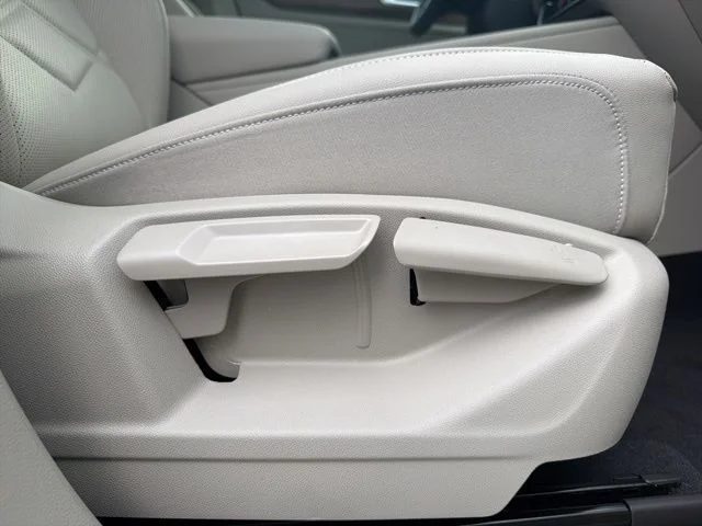 New 2026 Gray Volkswagen 2.0T SE w/Technology image 33