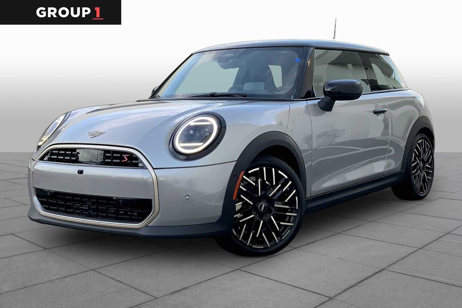 2025 MINI Hardtop Cooper S's photo