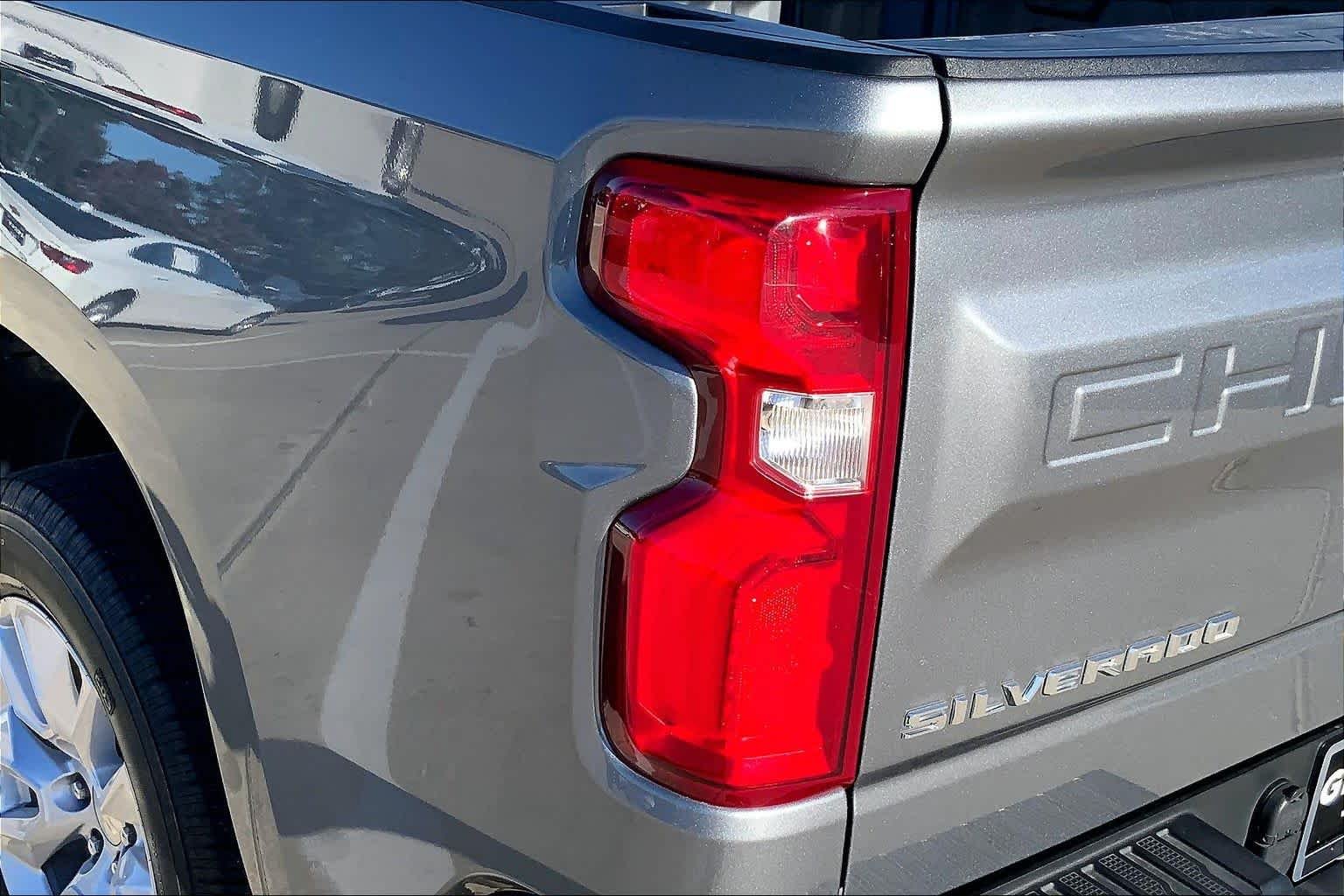 Used 2022 Satin Steel Metallic Chevrolet Custom image 26
