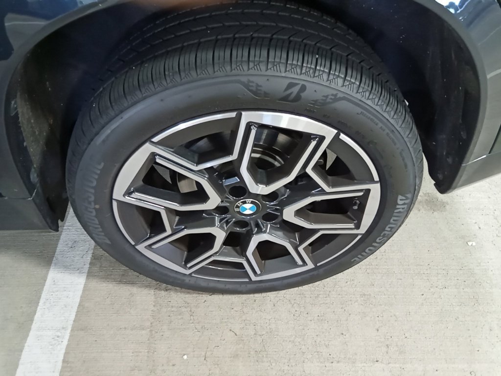 Used 2025 Blue Bay Lagoon Metallic BMW xDrive28i image 16