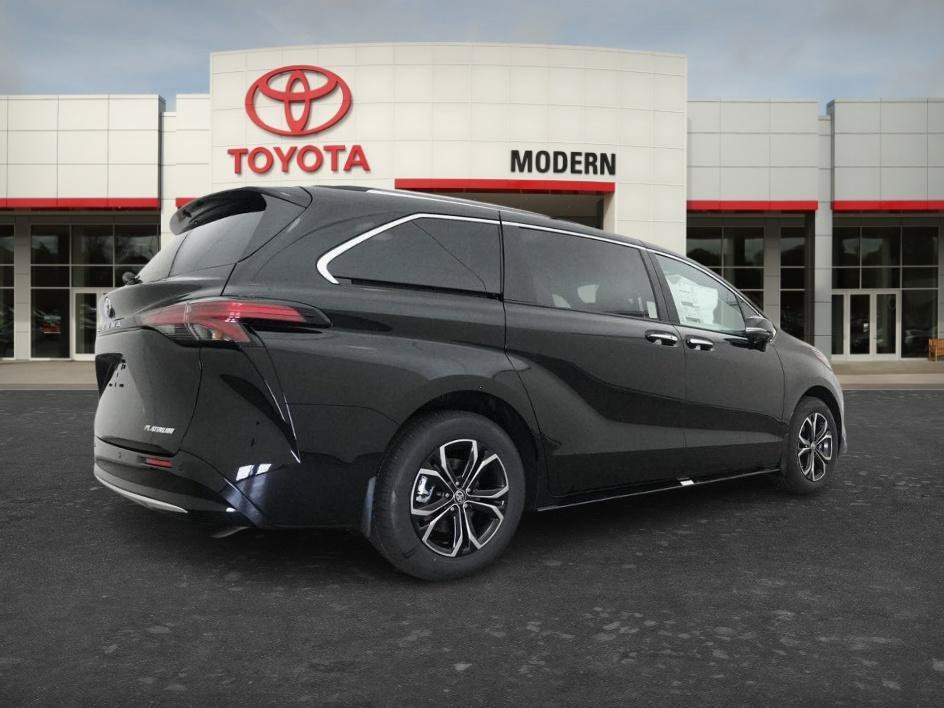 New 2026 Midnight Black Met Toyota Platinum image 17