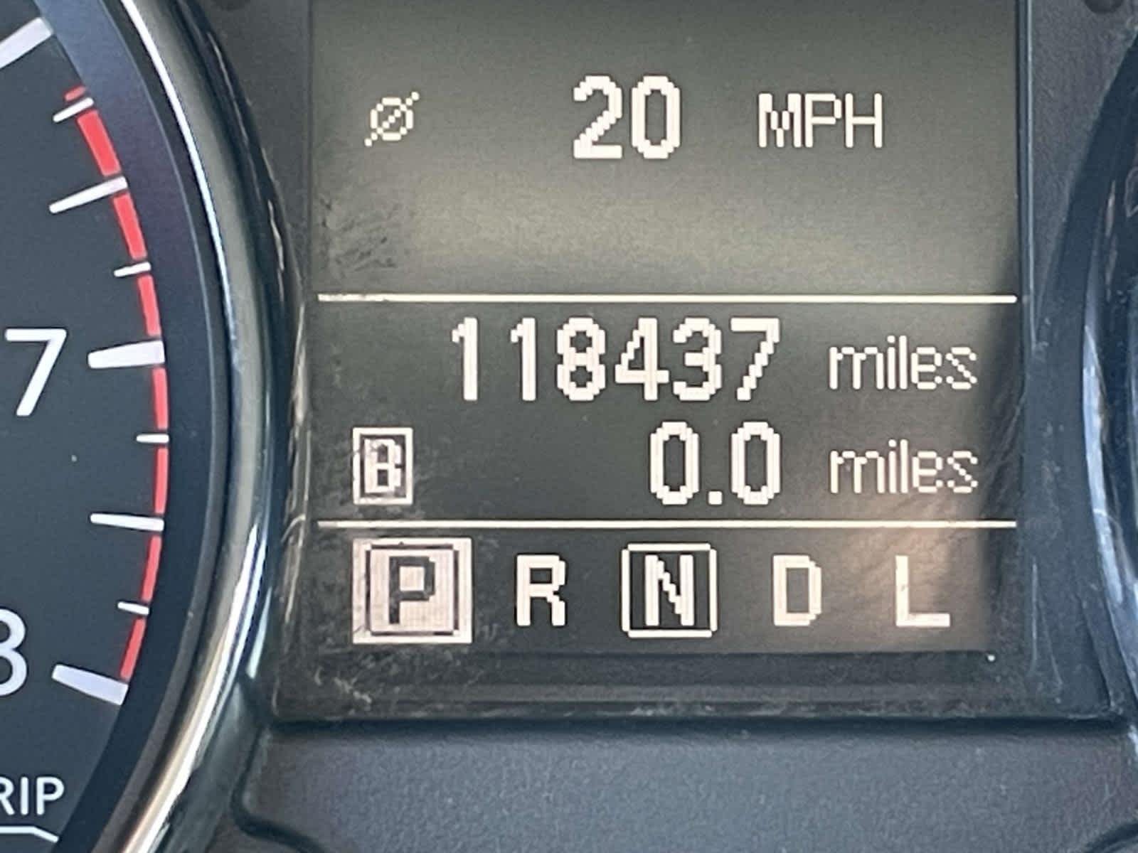 Used 2014 Platinum Graphite Nissan S image 30