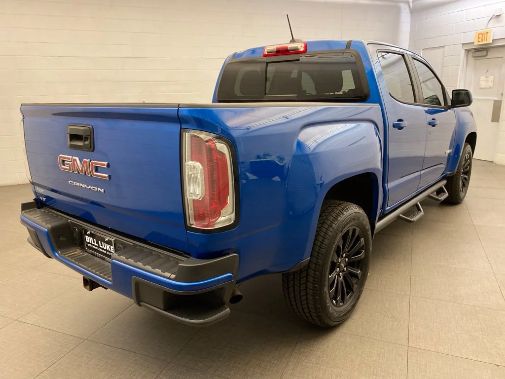 Used 2022 Blue GMC Elevation image 7