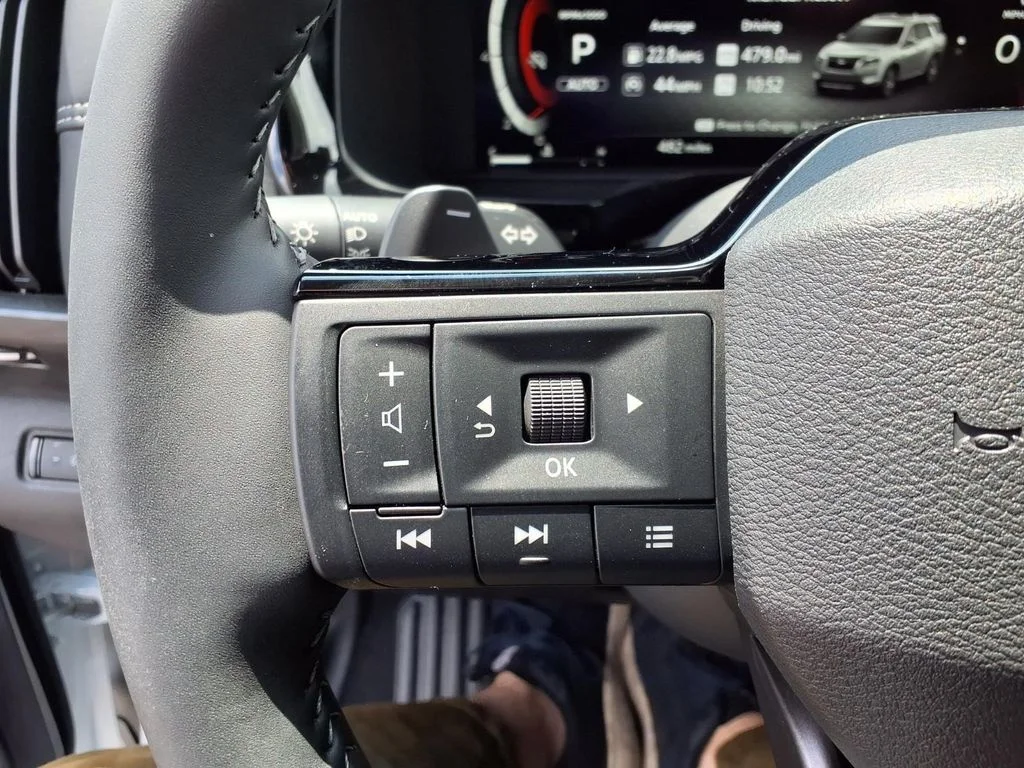 New 2026 Everest White Pearl TriCoat Nissan Platinum image 13