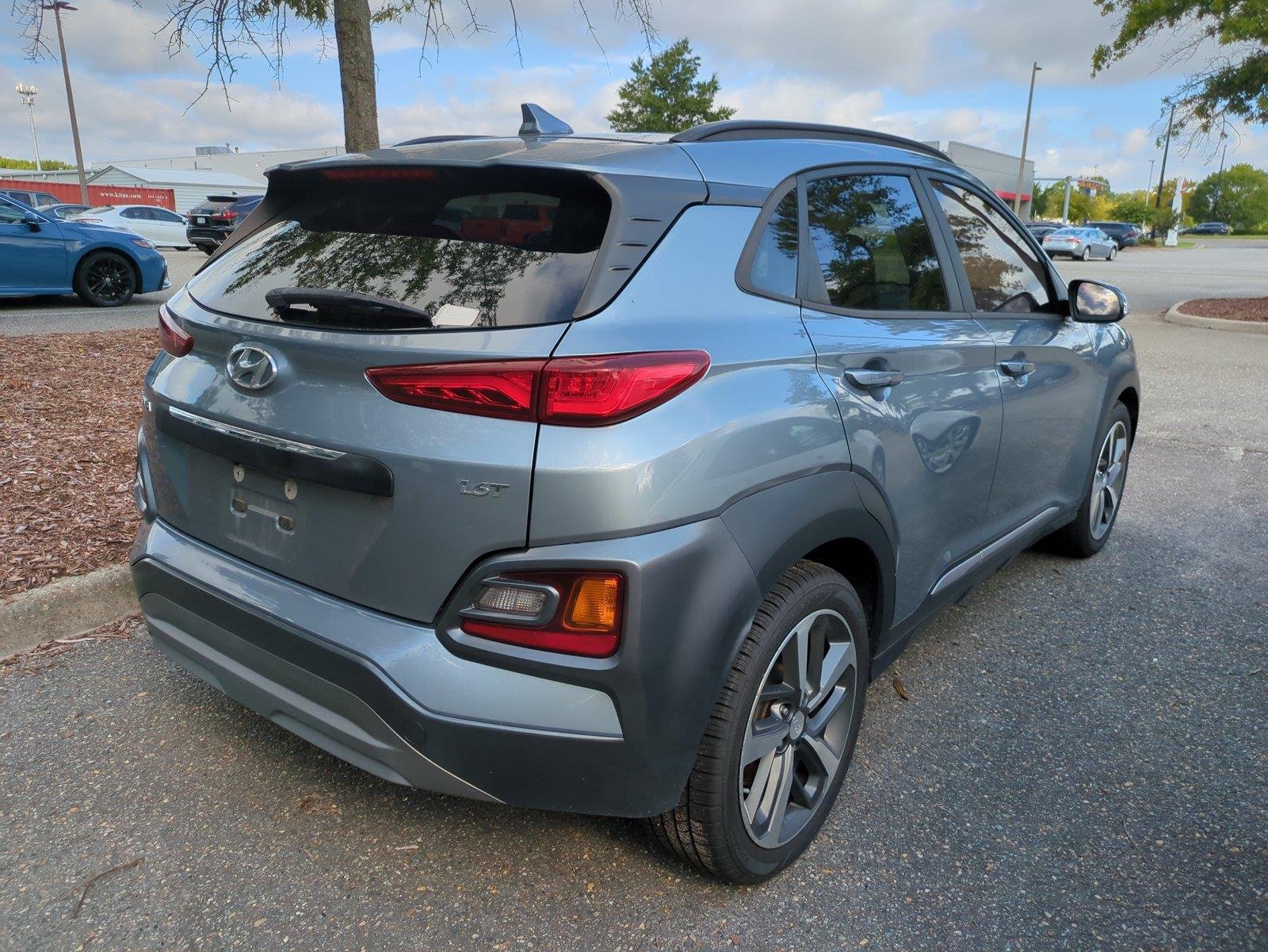 Used 2020 Sonic Silver Hyundai Limited image 3