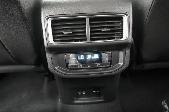 2026 Volkswagen Atlas SE w/Tech - Photo 23