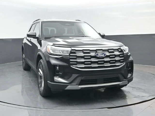 New 2027 Agate Black Metallic Ford Active image 2