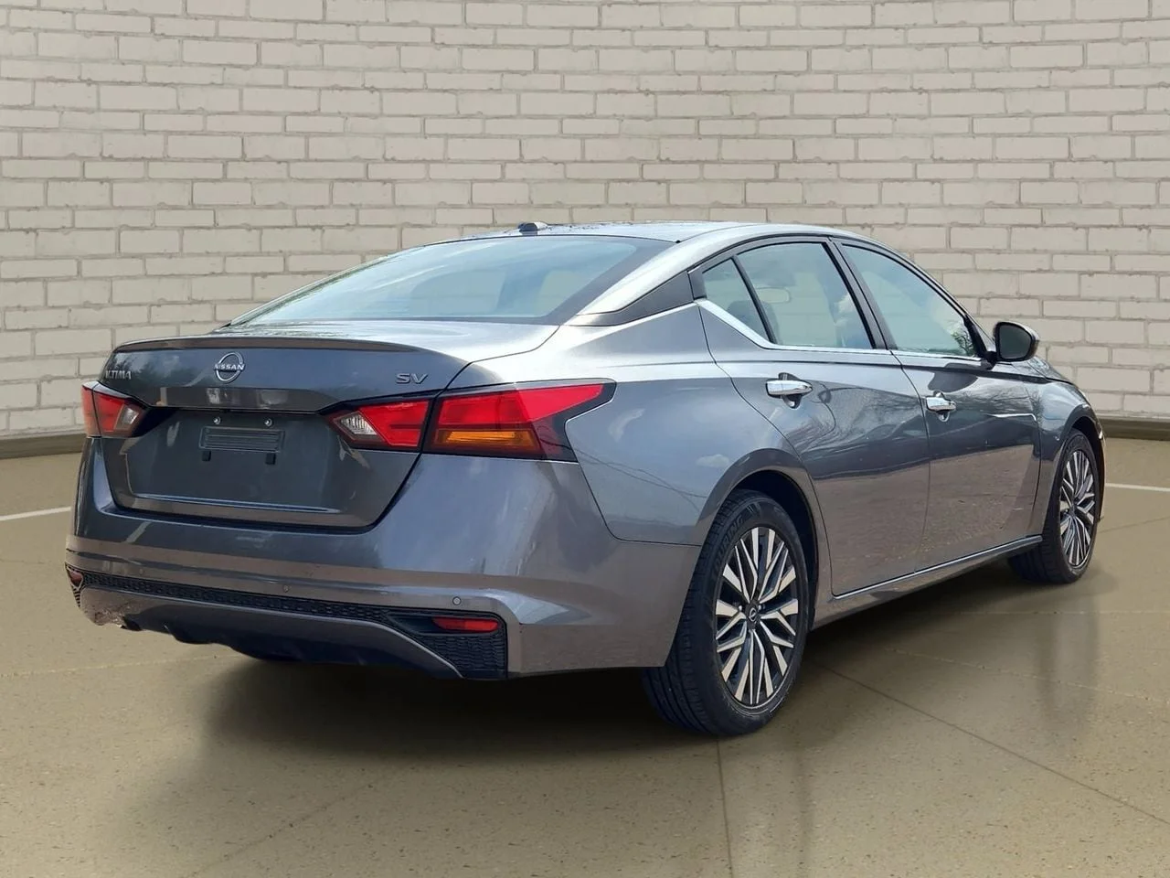 Used 2023 Gun Metallic Nissan 2.5 SV image 4