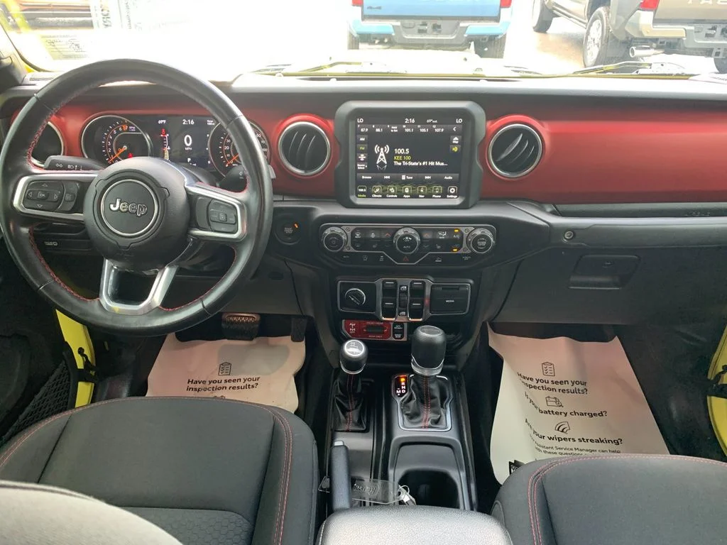 Used 2023  Jeep Rubicon image 16