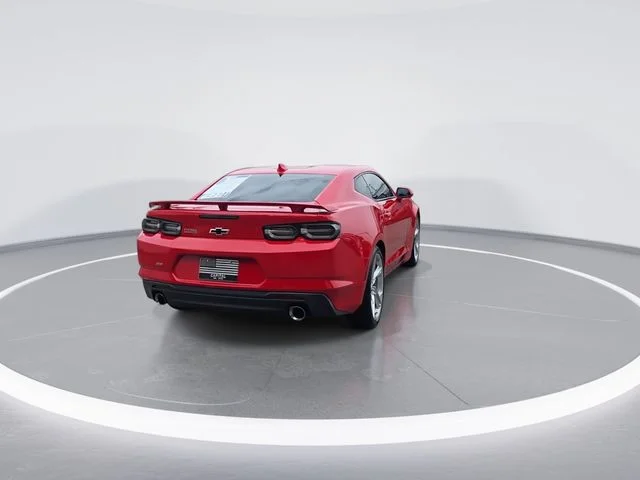 Used 2019 Red Chevrolet SS image 7