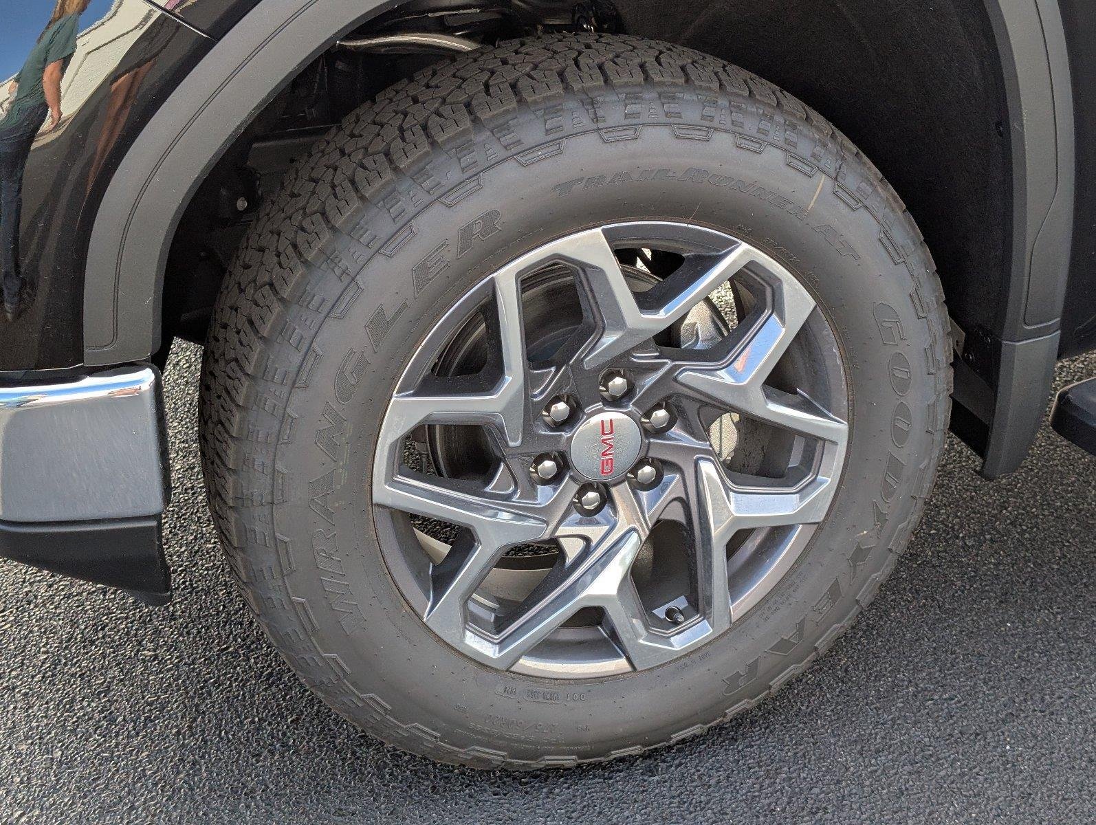 New 2026 Onyx Black GMC SLT image 12