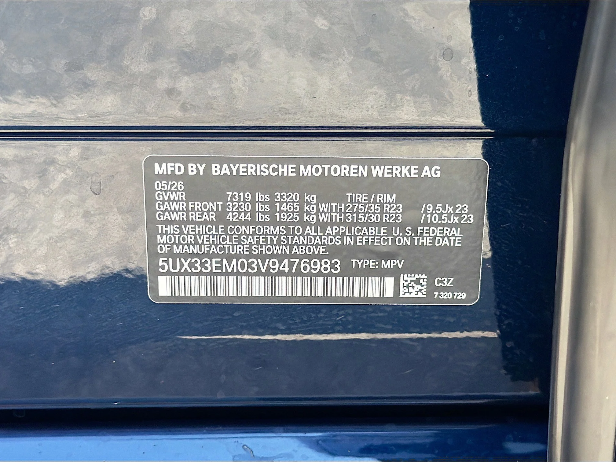 New 2027 Tanzanite Blue II Metallic BMW M60i image 43