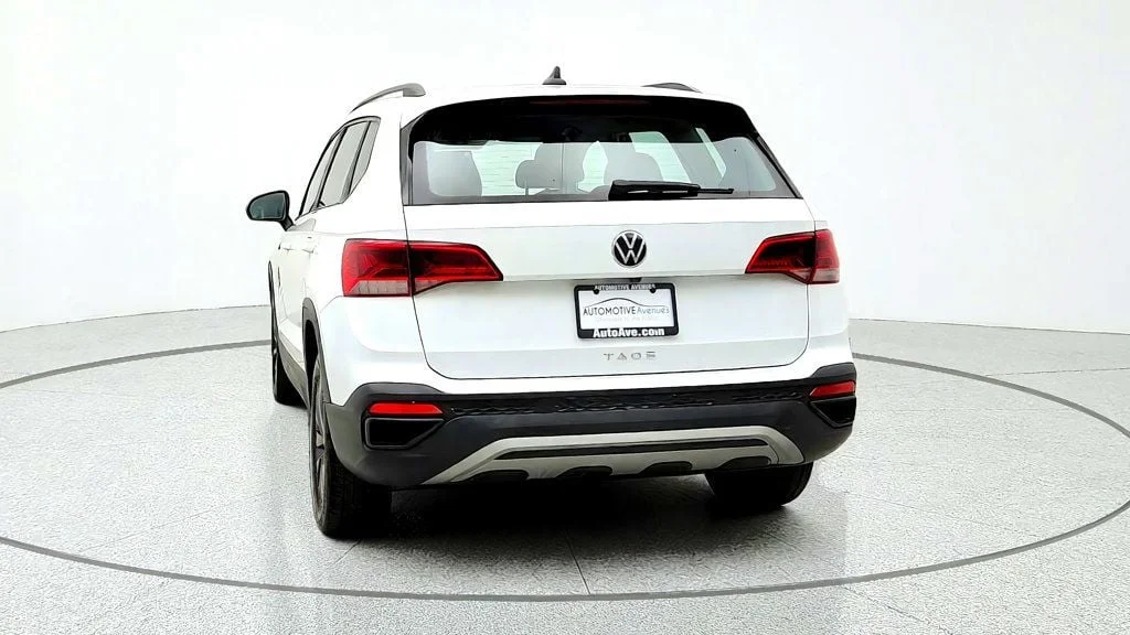 Used 2022 Pure White Volkswagen S FWD image 6