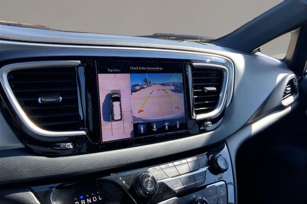 Used 2020 Luxury White Pearlcoat Chrysler Touring L Plus image 21