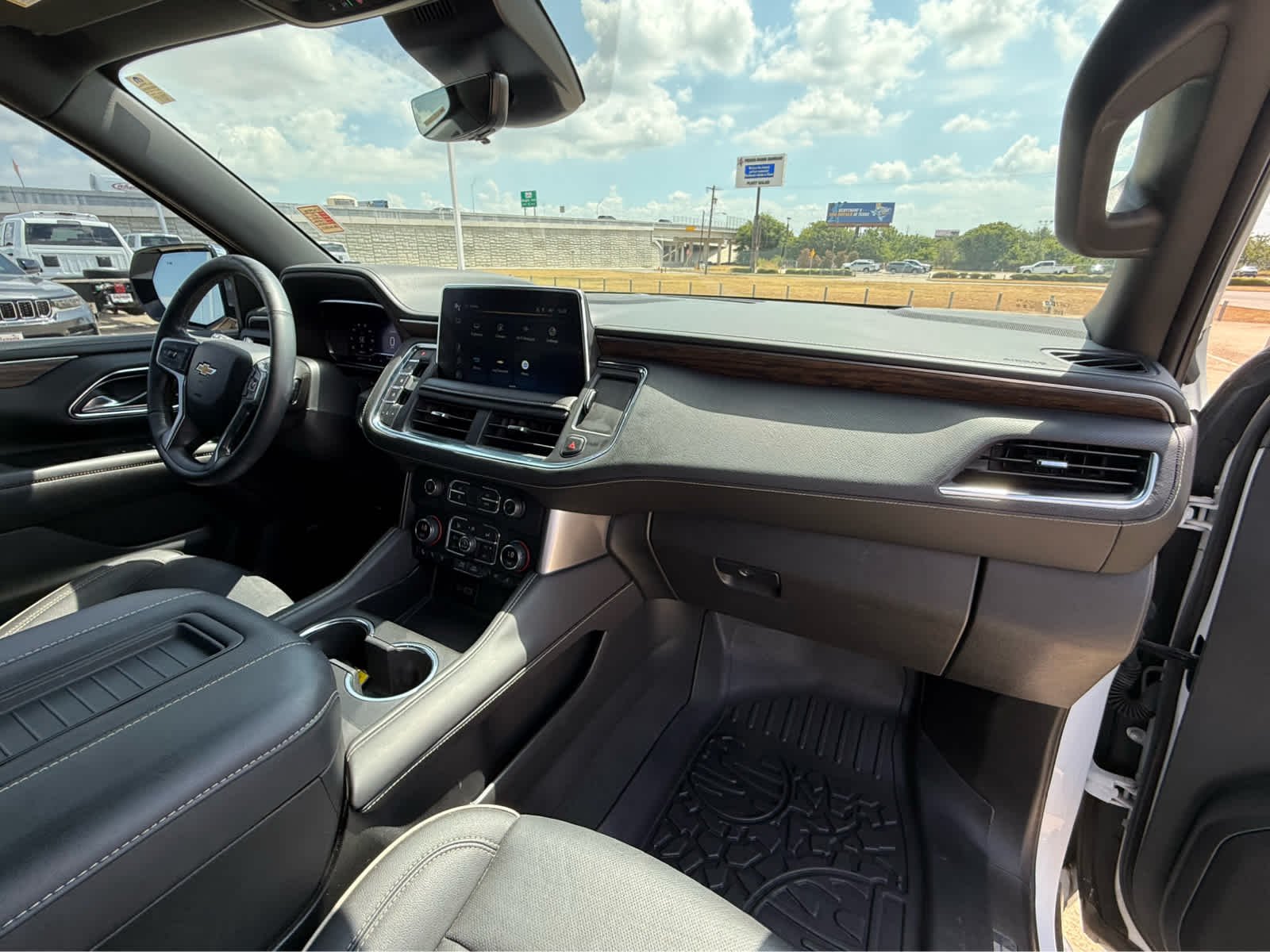 Used 2024 Summit White Chevrolet Premier image 19