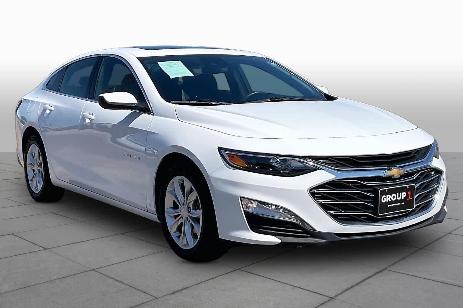 Used 2024 Summit White Chevrolet LT image 3